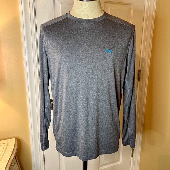 $89 NEW Tommy Bahama Gray Crew Neck Long Sleeve Performance Pullover Shirt SMALL - Picture 1 of 2